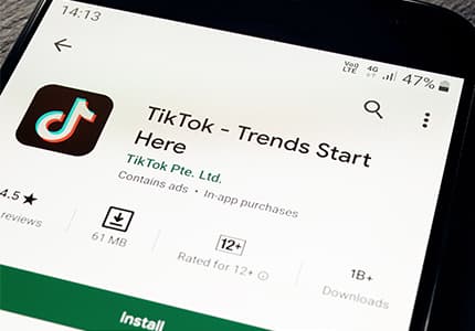 How to keep track of hot trends on TikTok?